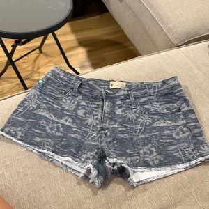 Roxy shorts